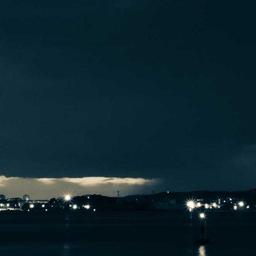 Gorgeous Plastic Table thumbnail 5