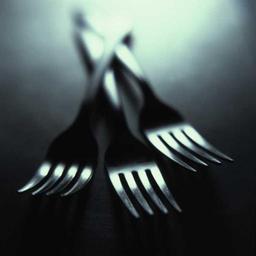 Luxurious Frozen Table thumbnail 1
