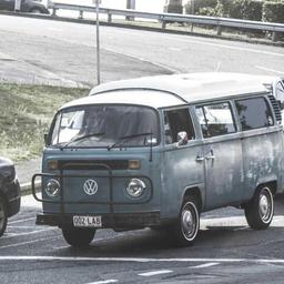 Unbranded Metal Pizza thumbnail 1