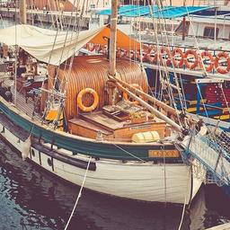 Incredible Frozen Chair thumbnail 4